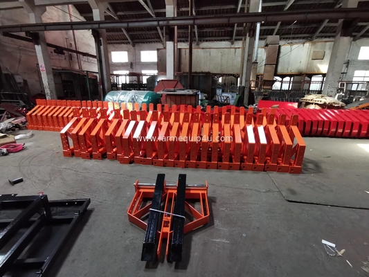 PF700  - Tractor Implements 3point Hitch Pallet Forks 700kgs; Tractor Fork Pallet For Farm Moving goods supplier